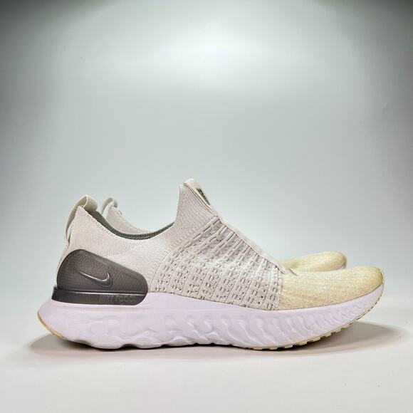 Nike React Phantom Run Flyknit 2 White Running Shoes CJ0280-100 Women’s Size 9 - Picture 1 of 10